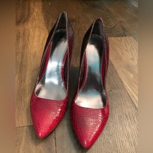 Faux snakeskin red and black heels